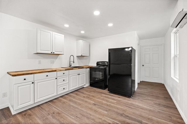 28096 Seven Sisters Road C, New Caney, TX 77357