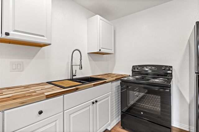 28096 Seven Sisters Road C, New Caney, TX 77357