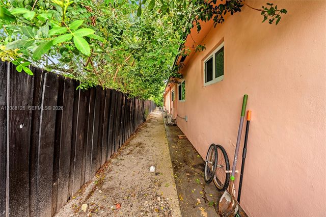 612 NW 10th Terrace A, Fort Lauderdale, FL 33311