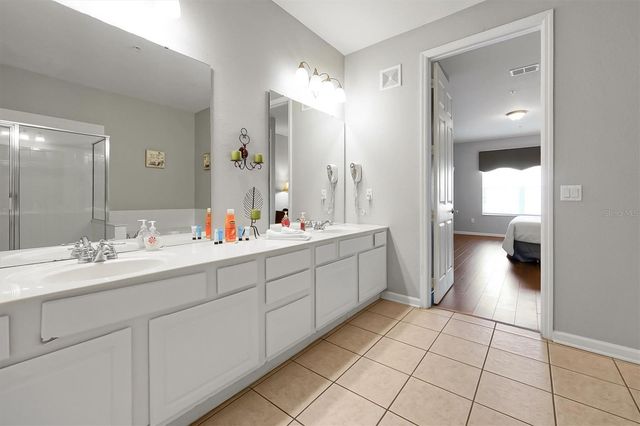 5036 SHOREWAY LOOP 30105, Orlando, FL 32819