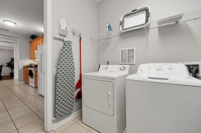 5036 SHOREWAY LOOP 30105, Orlando, FL 32819