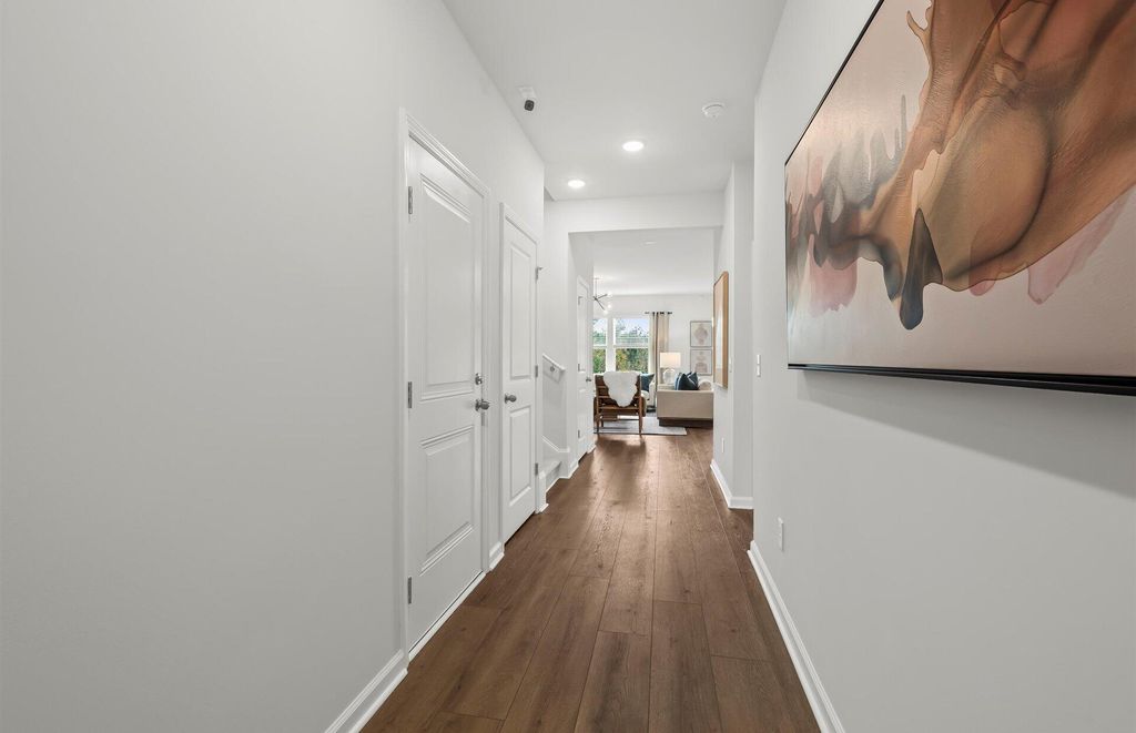 Image 2 of property listing at 818 Meadowbrook Lane, Summerville, SC 29486