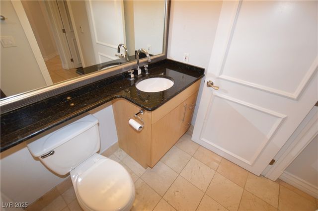 270 East Flamingo Road 205, Las Vegas, NV 89169