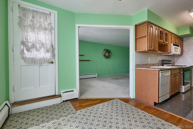 60 Hempstead Avenue 3P, Lynbrook, NY 11563