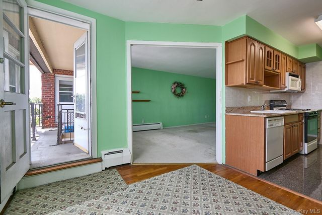 60 Hempstead Avenue 3P, Lynbrook, NY 11563