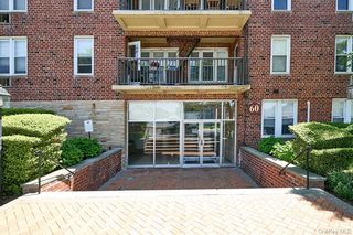 60 Hempstead Avenue 3P, Lynbrook, NY 11563