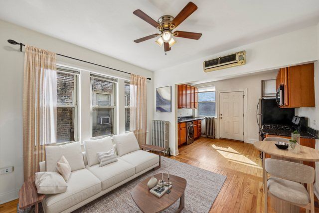 3257 W Olive Avenue 3, Chicago, IL 60659