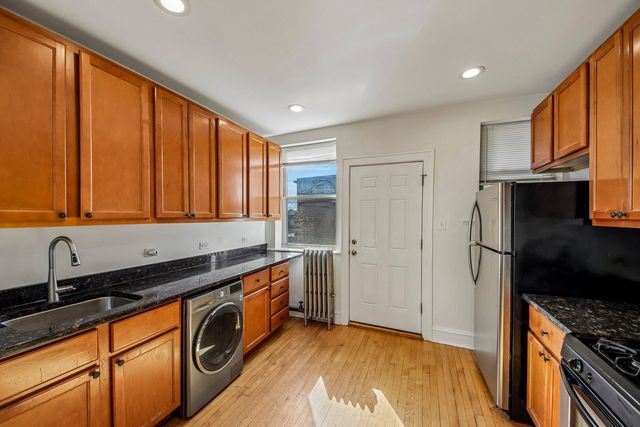 3257 W Olive Avenue 3, Chicago, IL 60659