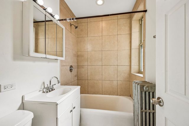 3257 W Olive Avenue 3, Chicago, IL 60659