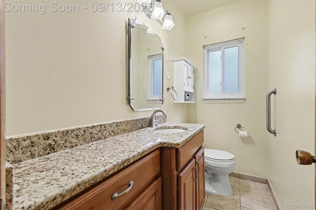 17491 Woodside Street, Livonia, MI 48152