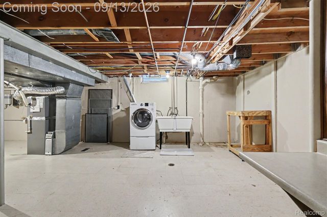 17491 Woodside Street, Livonia, MI 48152