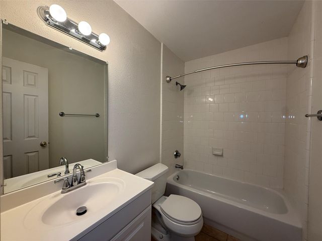 1530 Heights Boulevard 9, Houston, TX 77008