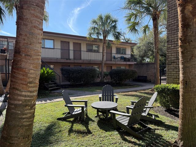 1530 Heights Boulevard 9, Houston, TX 77008