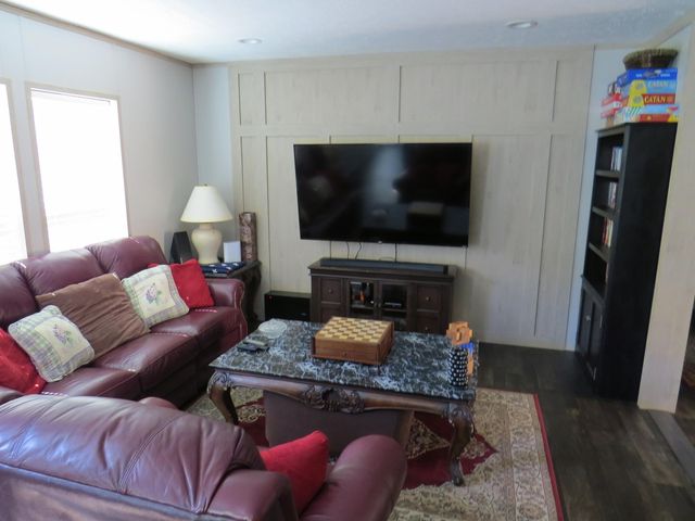 3590 KY 233, Gray, KY 40734