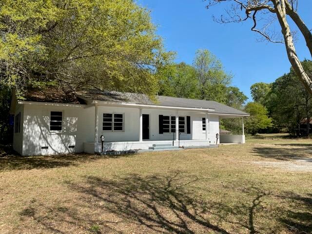 12139 Old Number Six Highway, Eutawville, SC 29048