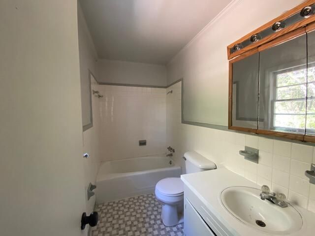 12139 Old Number Six Highway, Eutawville, SC 29048