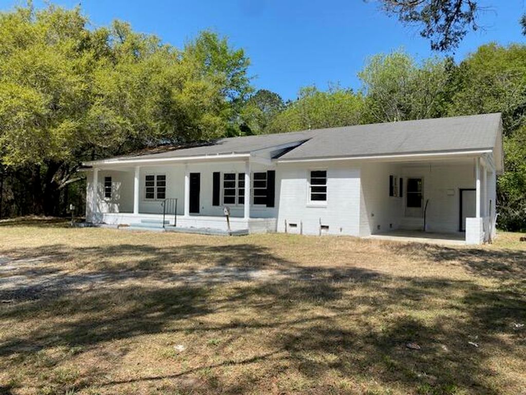 12139 Old Number Six Highway, Eutawville, SC 29048