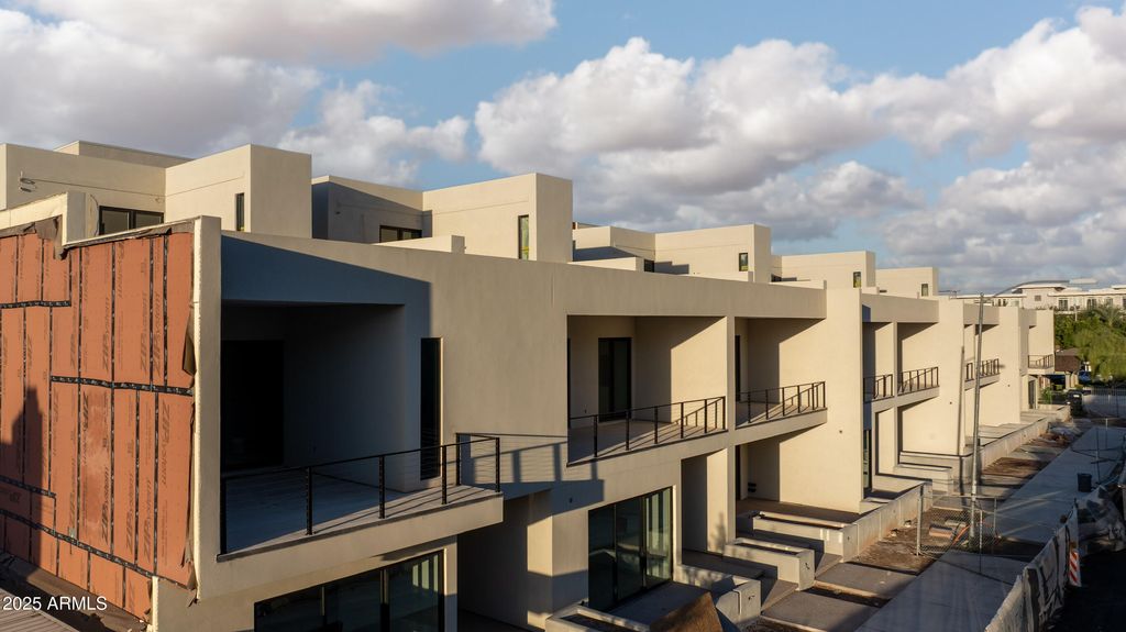 6920 E 1ST Street, Scottsdale, AZ 85251