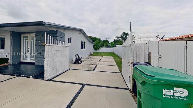 3030 SW 96th Ave, Miami, FL 33165