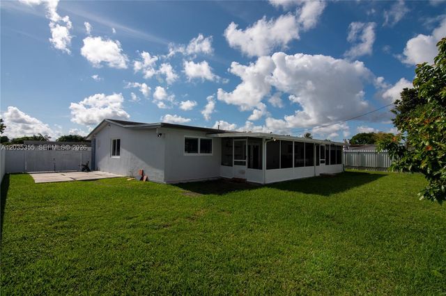 3030 SW 96th Ave, Miami, FL 33165