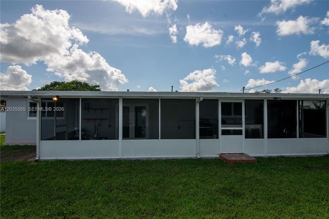 3030 SW 96th Ave, Miami, FL 33165