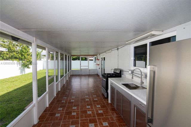 3030 SW 96th Ave, Miami, FL 33165