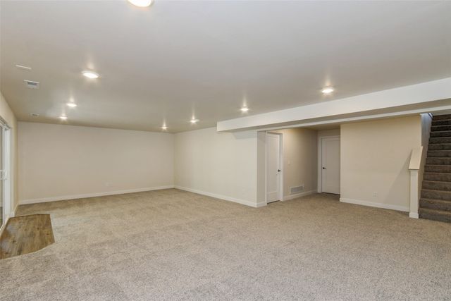 1100 Switchgrass Lane, Ely, IA 52227