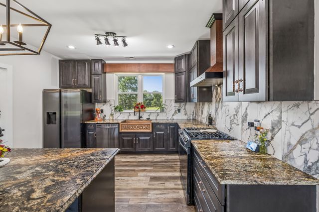 1129 Jim Read Road, Ashland City, TN 37015