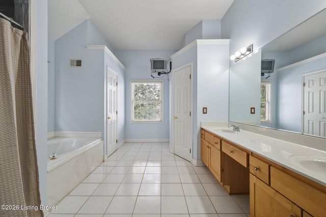 3718 Hunters Ridge Dr, Prospect, KY 40059