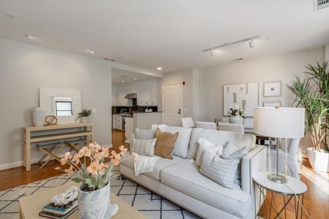 800 High Street 216, Palo Alto, CA 94301