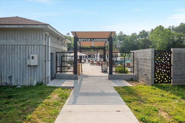268 DOGWOOD DR, Mt Jackson, VA 22842