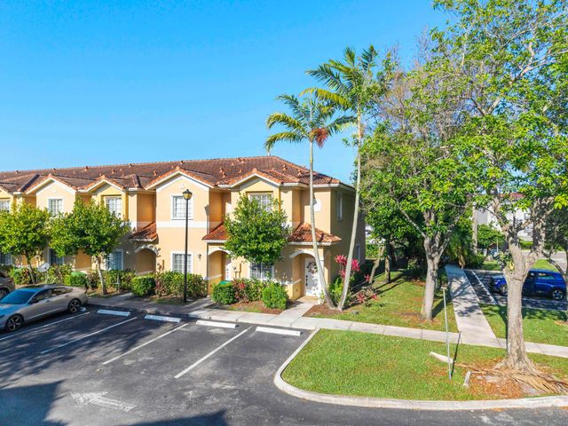 5910 Riverside Avenue, Tamarac, FL 33321