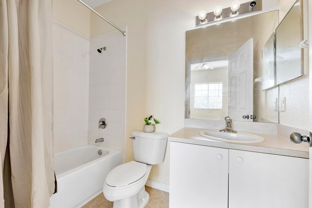 5910 Riverside Avenue, Tamarac, FL 33321