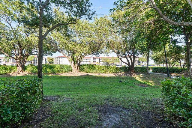 5910 Riverside Avenue, Tamarac, FL 33321