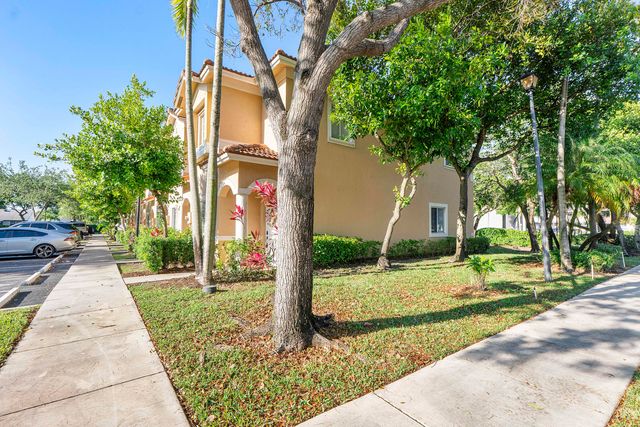 5910 Riverside Avenue, Tamarac, FL 33321