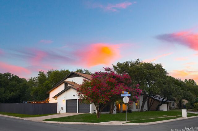 4423 Black Walnut Woods, San Antonio, TX 78249