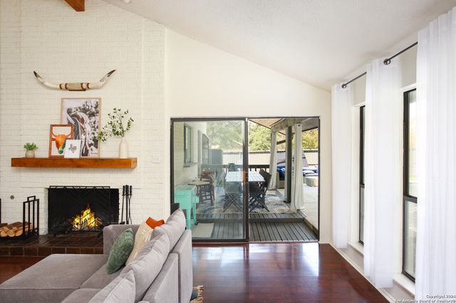 4423 Black Walnut Woods, San Antonio, TX 78249