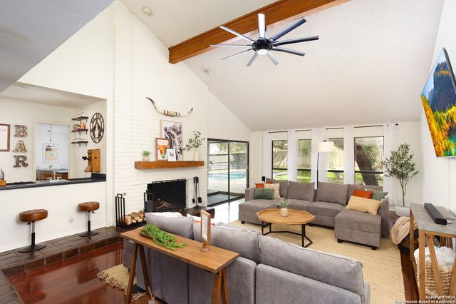 4423 Black Walnut Woods, San Antonio, TX 78249