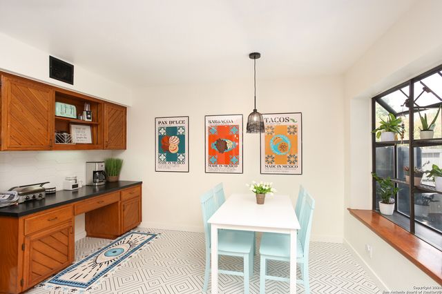 4423 Black Walnut Woods, San Antonio, TX 78249