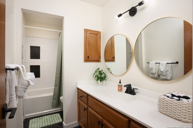 4423 Black Walnut Woods, San Antonio, TX 78249