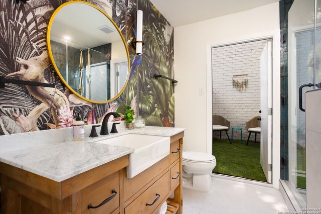 4423 Black Walnut Woods, San Antonio, TX 78249