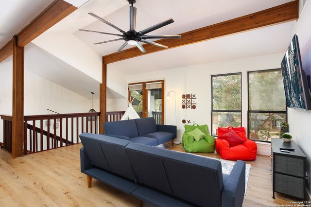 4423 Black Walnut Woods, San Antonio, TX 78249