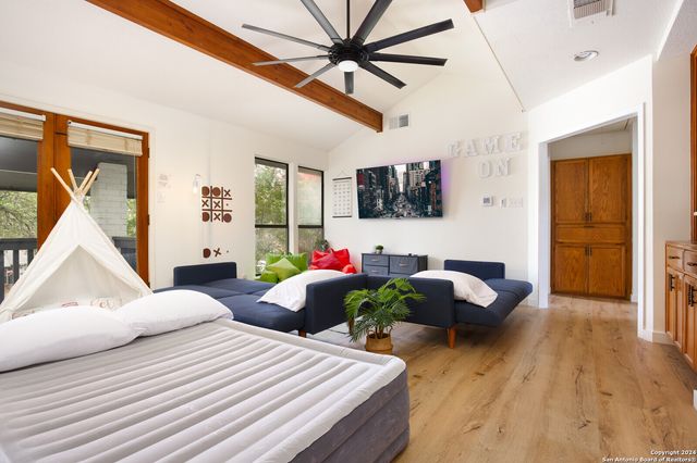 4423 Black Walnut Woods, San Antonio, TX 78249