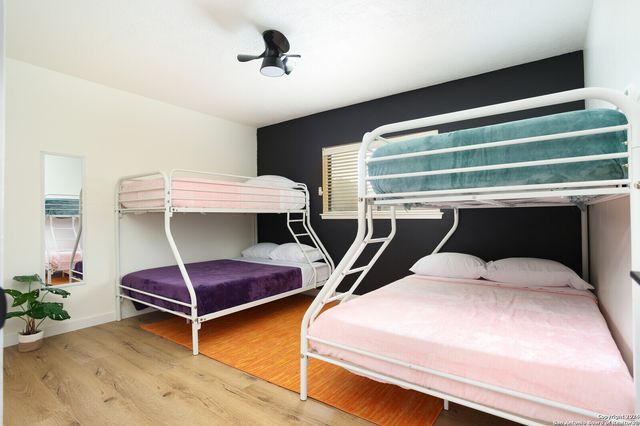 4423 Black Walnut Woods, San Antonio, TX 78249