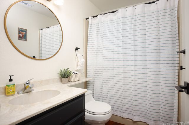 4423 Black Walnut Woods, San Antonio, TX 78249