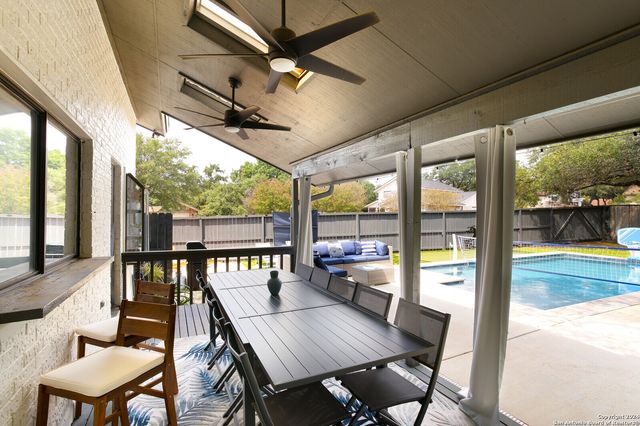 4423 Black Walnut Woods, San Antonio, TX 78249