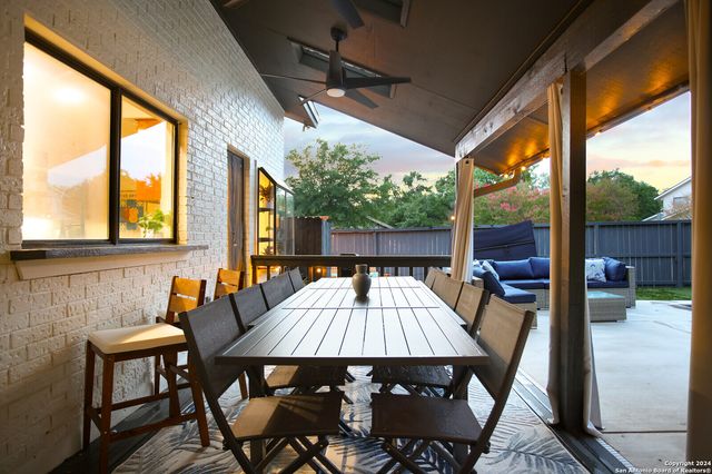 4423 Black Walnut Woods, San Antonio, TX 78249