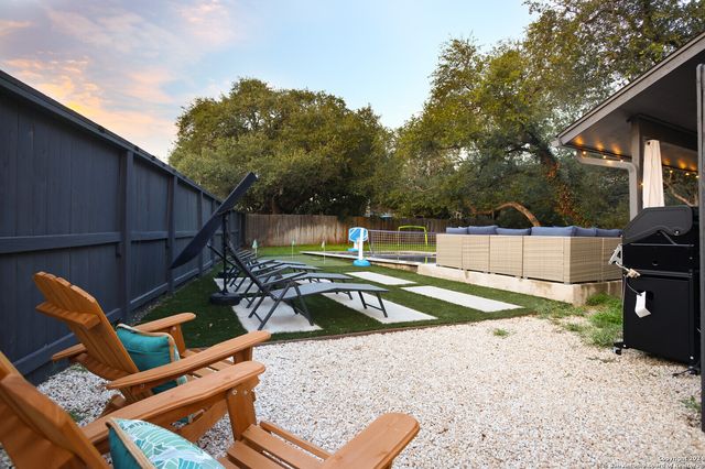 4423 Black Walnut Woods, San Antonio, TX 78249