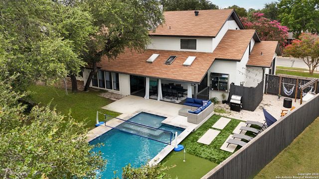 4423 Black Walnut Woods, San Antonio, TX 78249