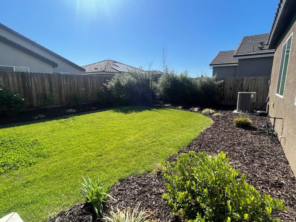 Image 15 of property listing at 104 N Koleen Ave, Kerman, CA 93630